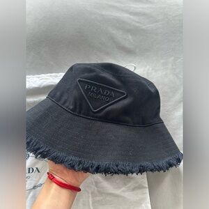 Canvas Prada Bucket Hat *NEVER WORN* Size M, Black